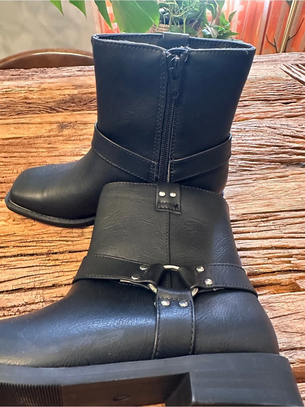 Nordstrom Kids Black Harness Boots - size 1